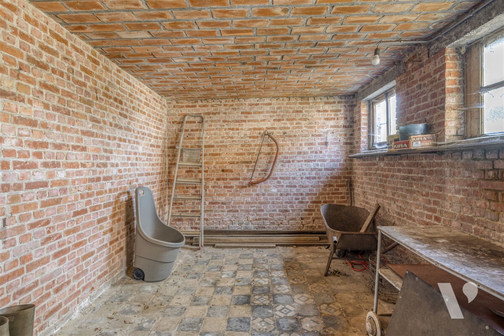 Statige woning met bijgebouw, tuin en weiland op 61a87ca foto 31