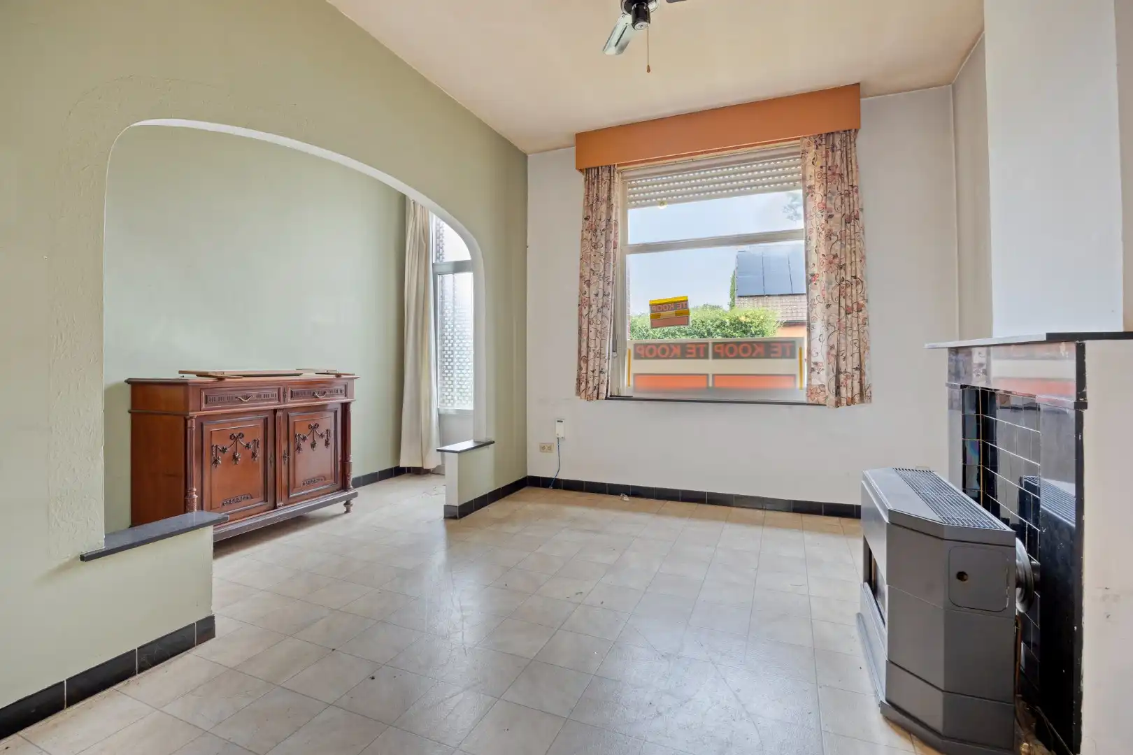 Te renoveren woning met 2 slpks op een perceel van 827 m² !  foto 3