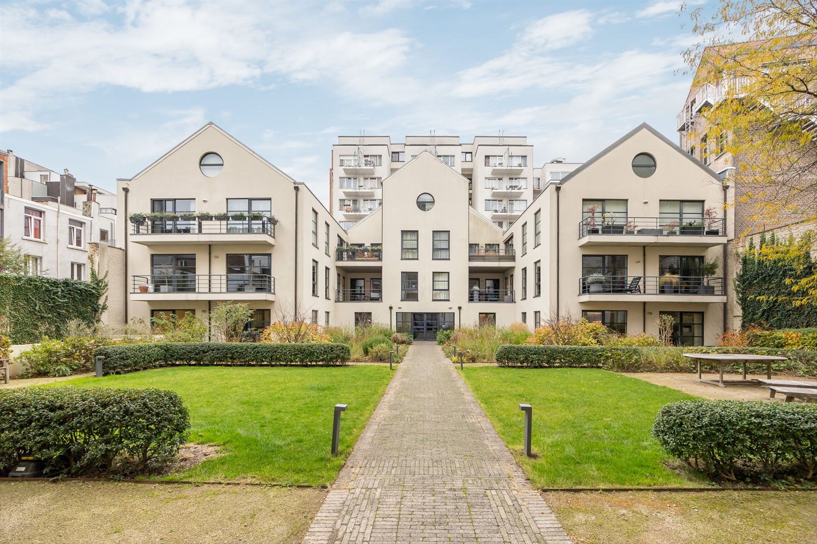 XXL loft met industriële ziel en terras foto 29