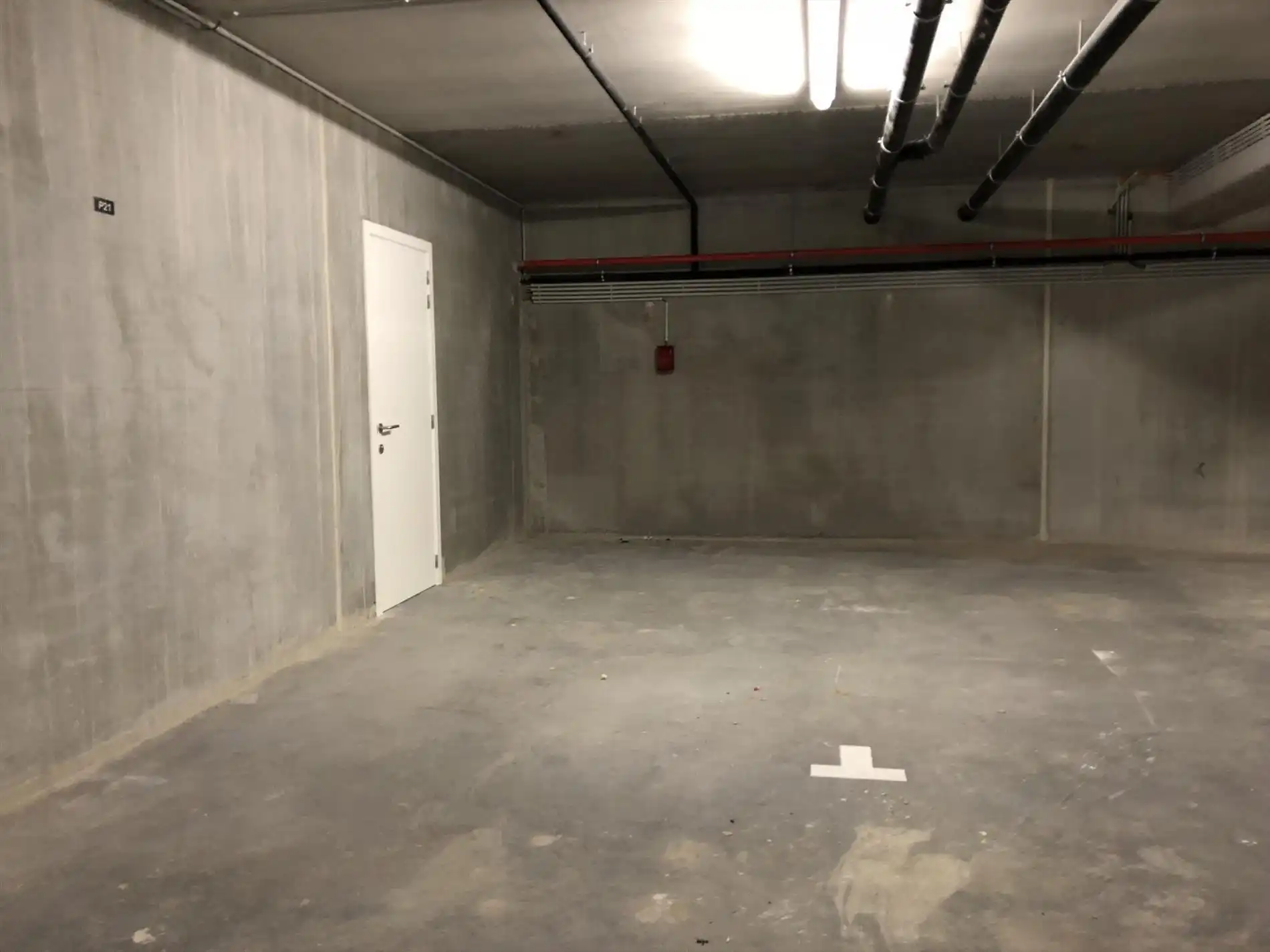 Verzorgd appartement met twee slaapkamers - terras - staanplaats - berging foto 16