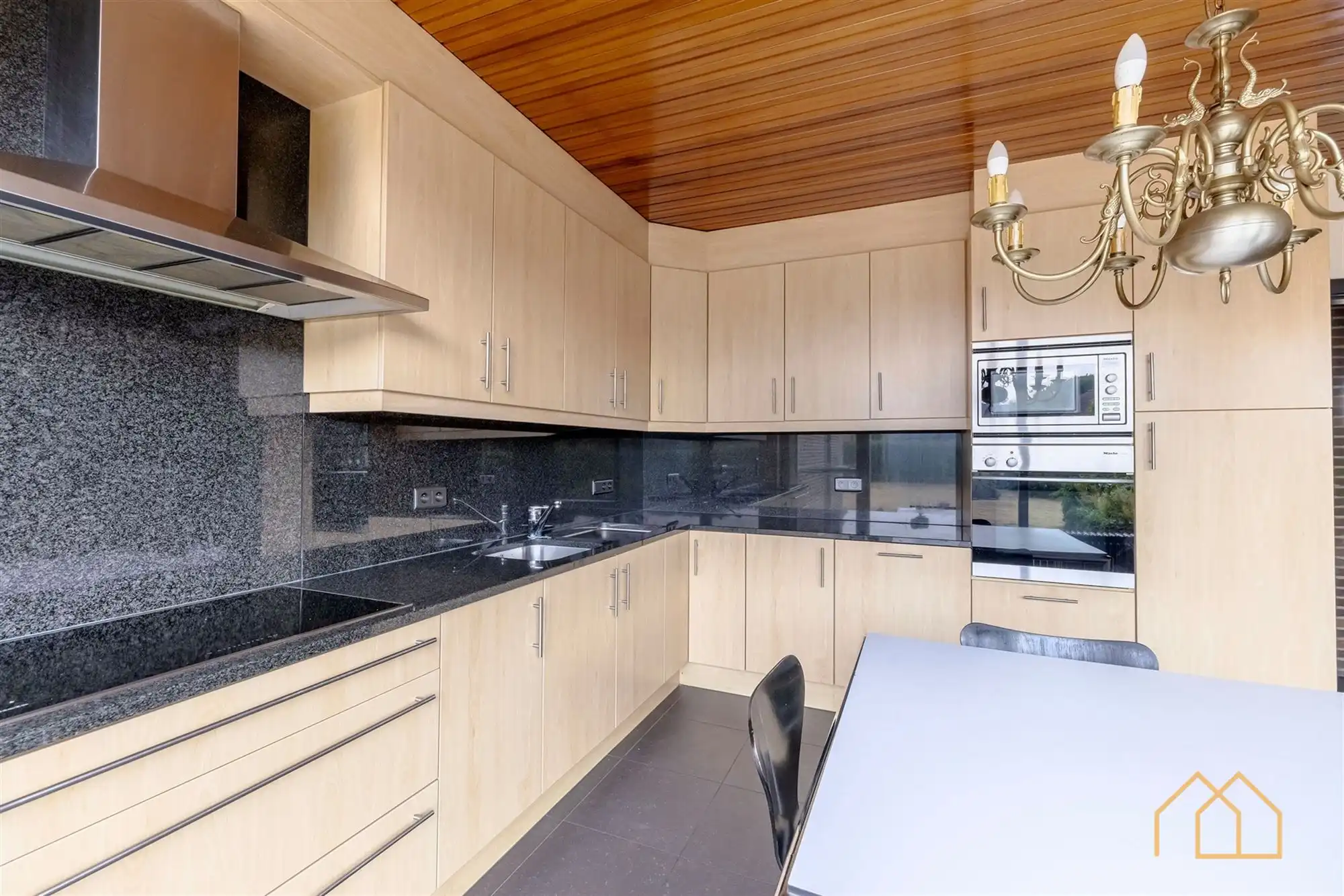 Laagbouw op 15are in groene omgeving foto 5