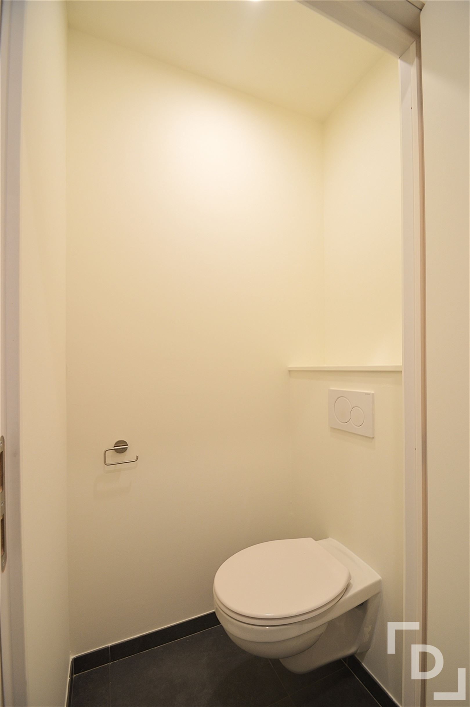 Gerenoveerde woning met terras te huur in Ieper. foto 15