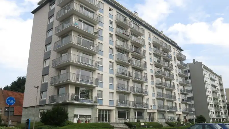 Ruim en lichtrijk 2-slaapkamerappartement met terras te koop in Sint-Michiels Brugge foto 11