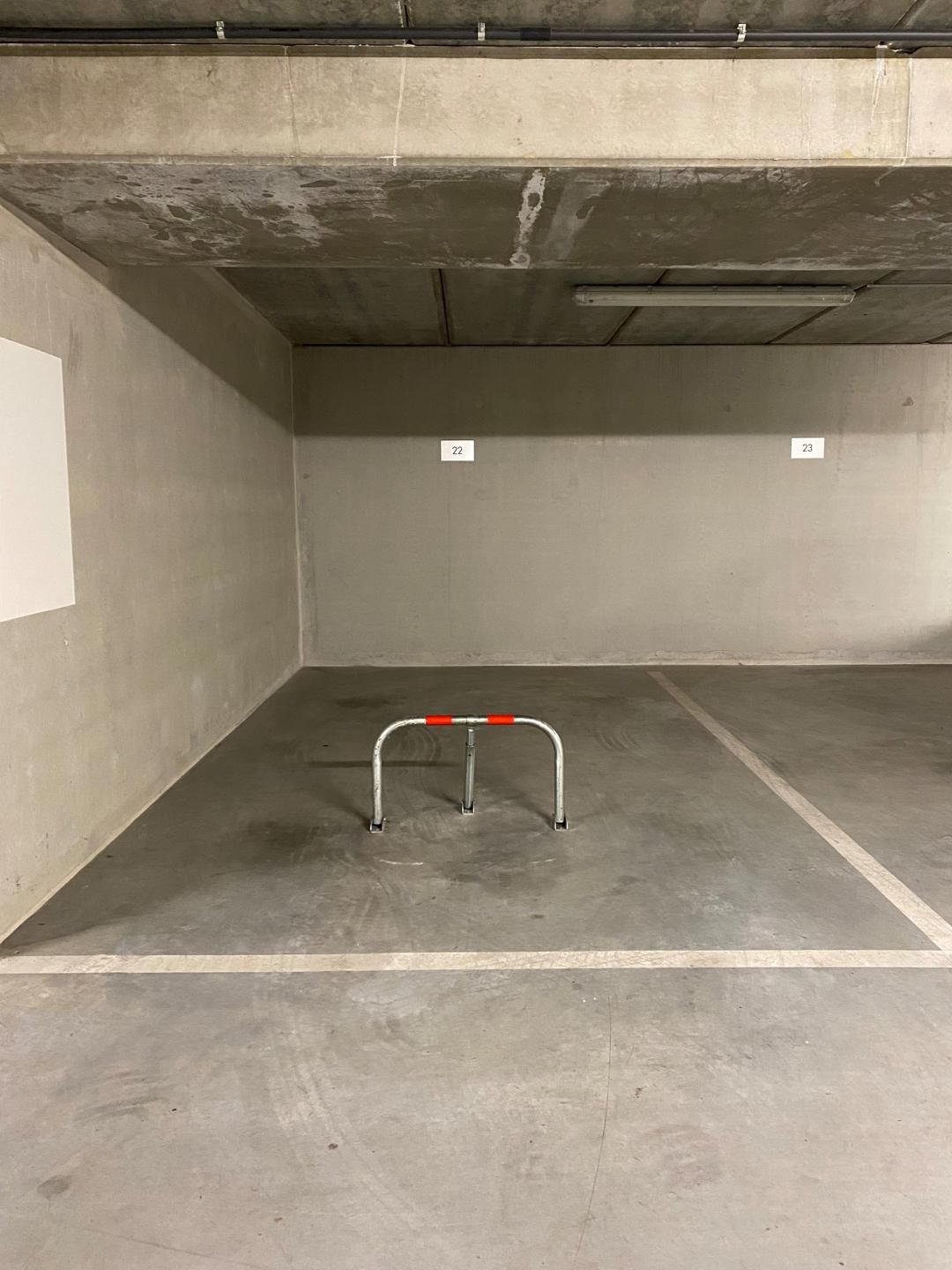 CASALINA REAL ESTATE stelt te huur  - parkeerplaats nr 22 foto {{pictureIndex}}