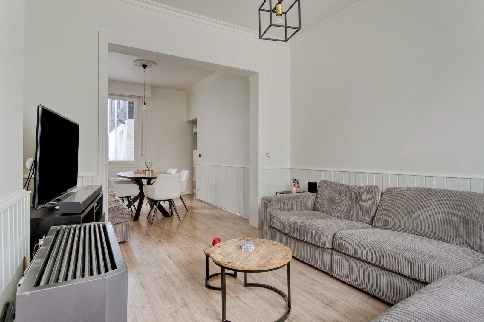 Charmante instapklare woning in hartje Waregem foto 3