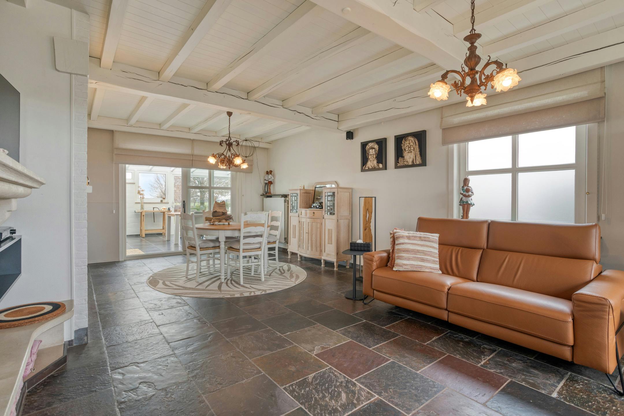 Landelijke woning met 4 slaapkamers op 2.772m² te Beauvoorde. foto 3