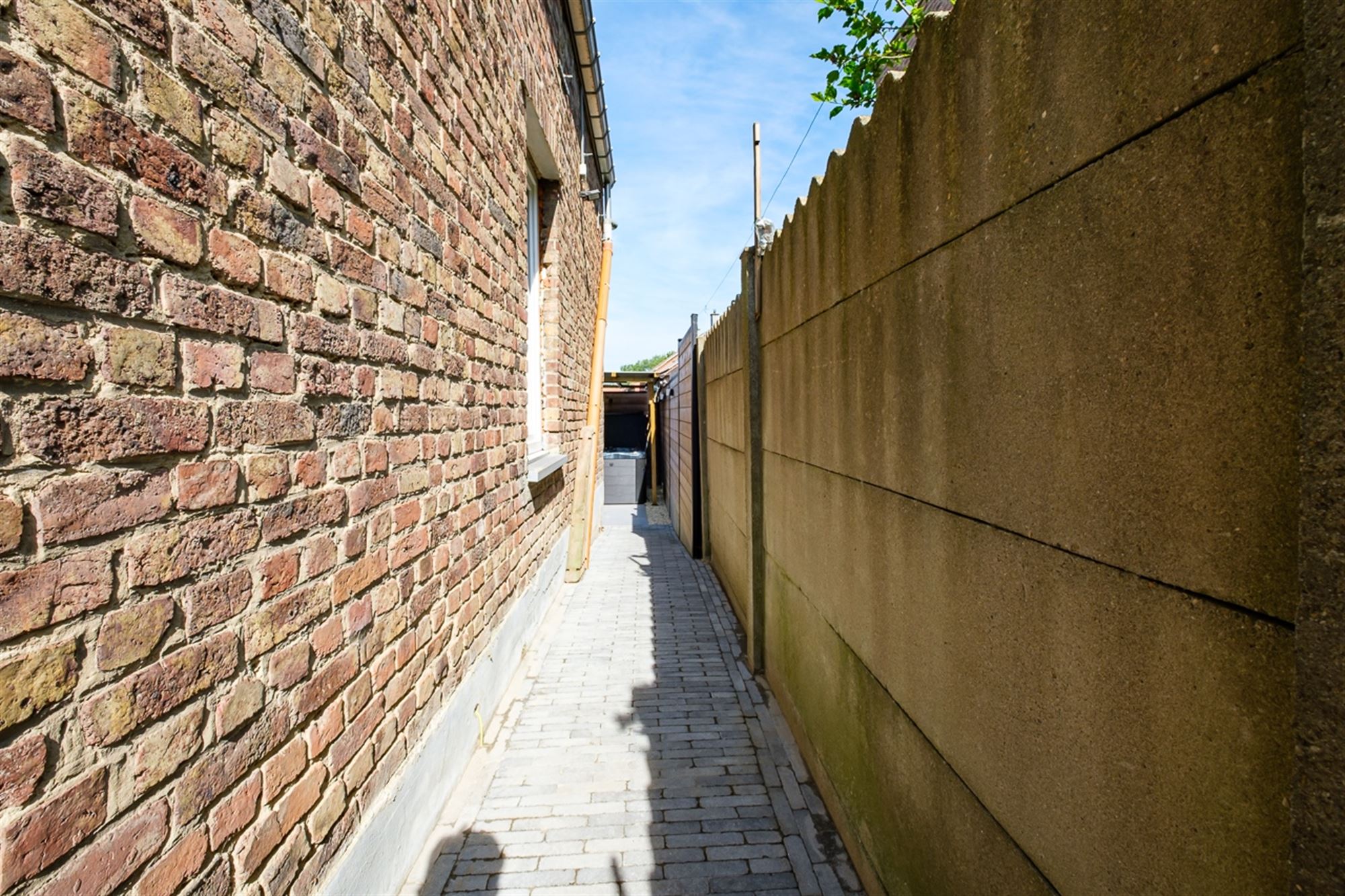 KNUSSE GERENOVEERDE GEZINSWONING IN HET LANDELIJKE HEERS  foto 30