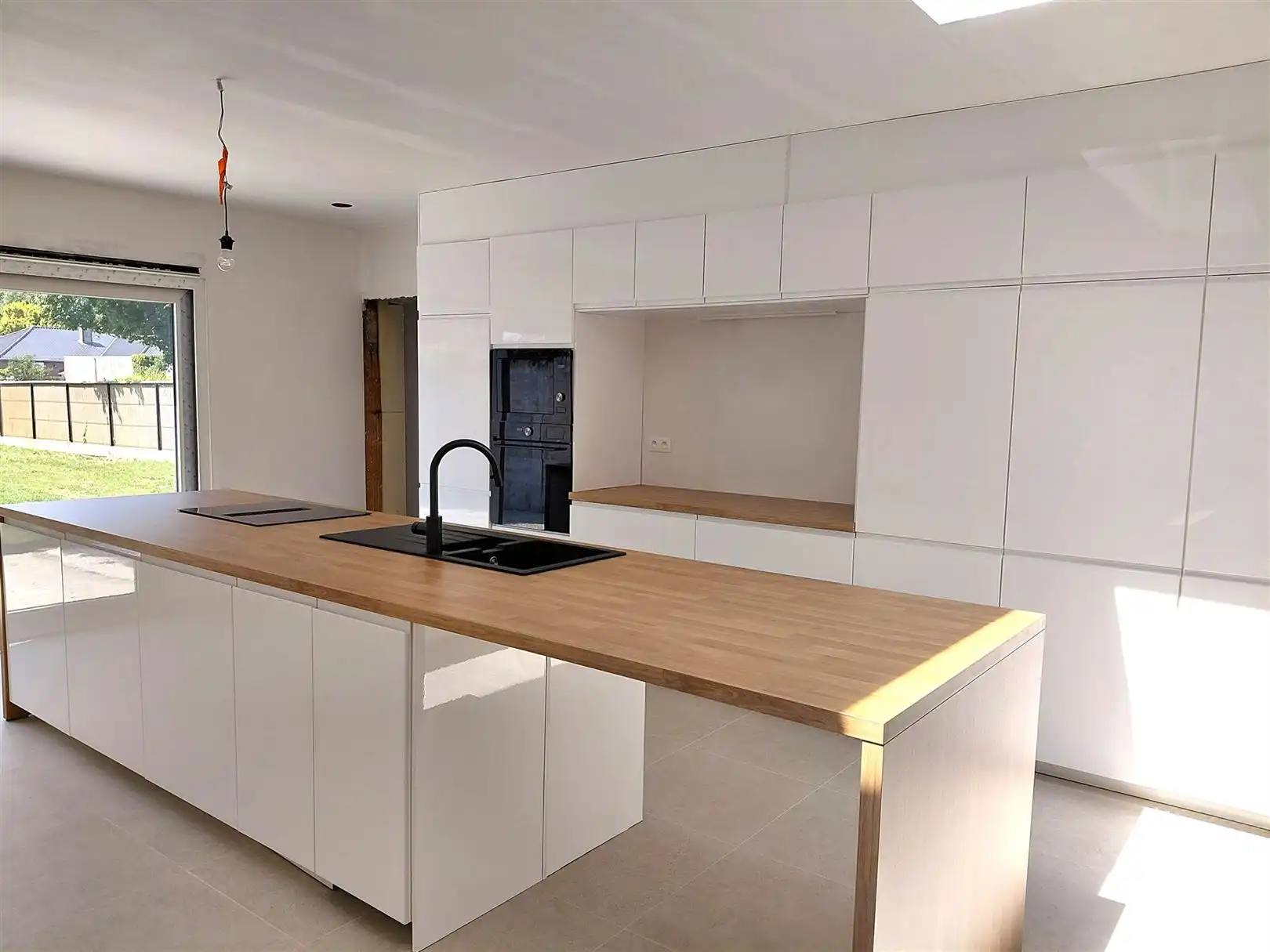 TE HUUR: Nieuwbouwwoning met 3 slaapkamers te Koersel! foto 3