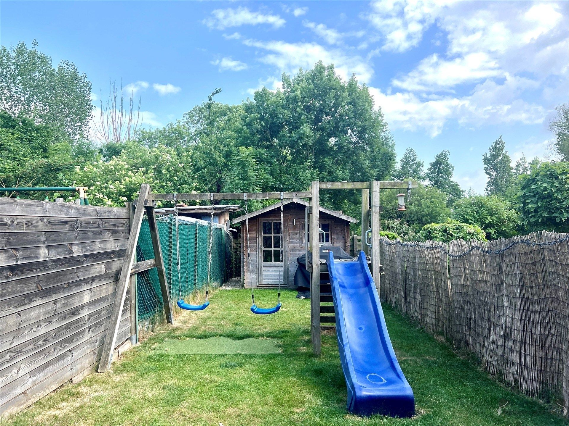 Gerenoveerde rijwoning met 3 slpks & tuin foto 9