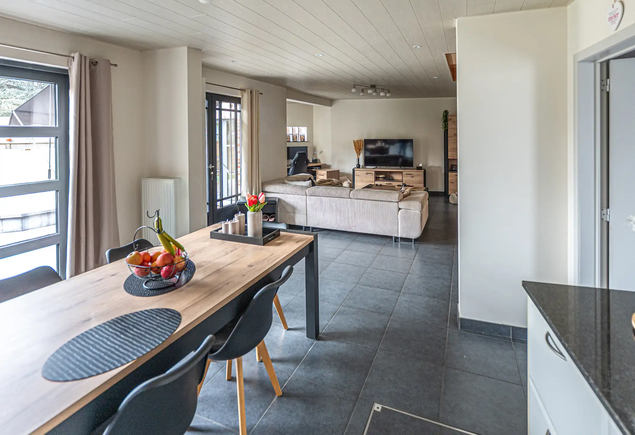 Instapklare woning met 3 slpk, terras en tuintje foto 17