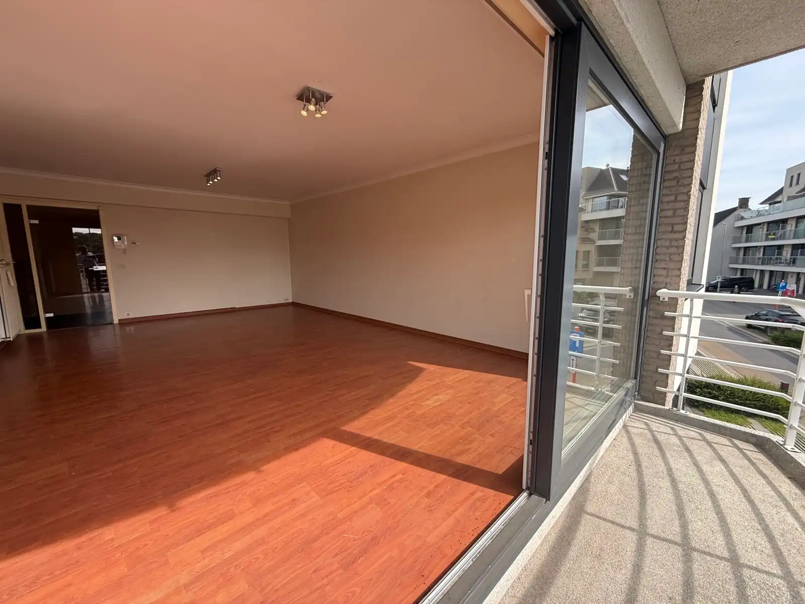 3 slaapkamer appartement met een garage aan station van Beernem foto 3