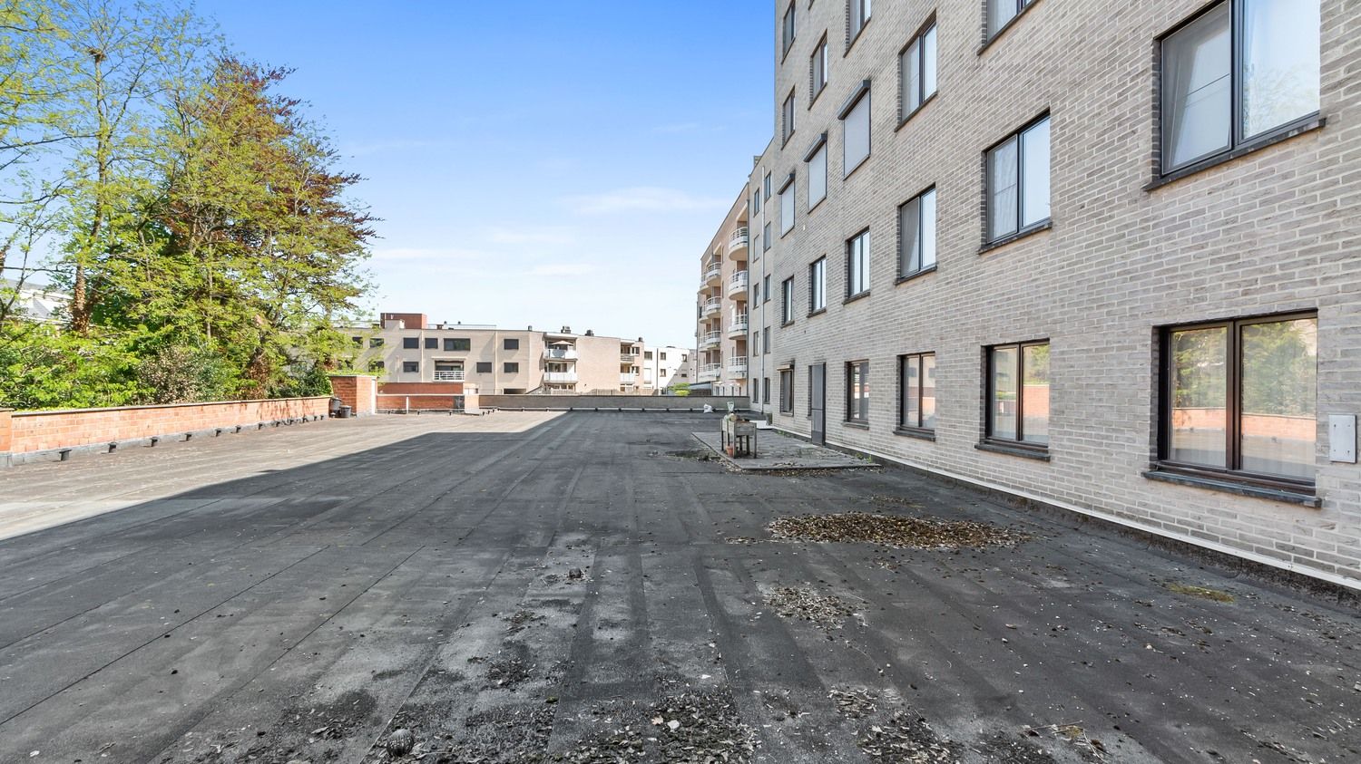 Ruim appartement met terras, lift en ondergrondse autostandplaats in het centrum van Paal foto 16