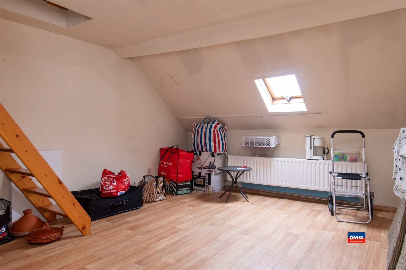 Ruime woning met 6 slaapkamers en handelsgelijkvloers foto 10