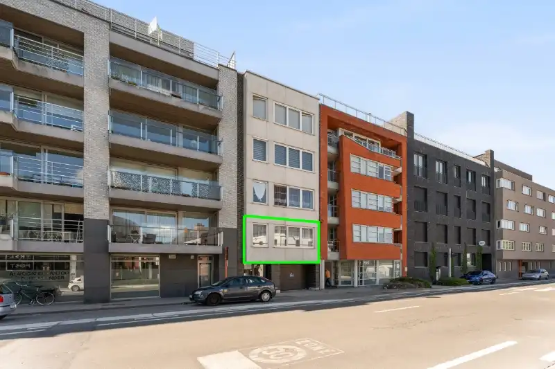 Hoofdfoto van de publicatie: Gerenoveerd appartement met garage