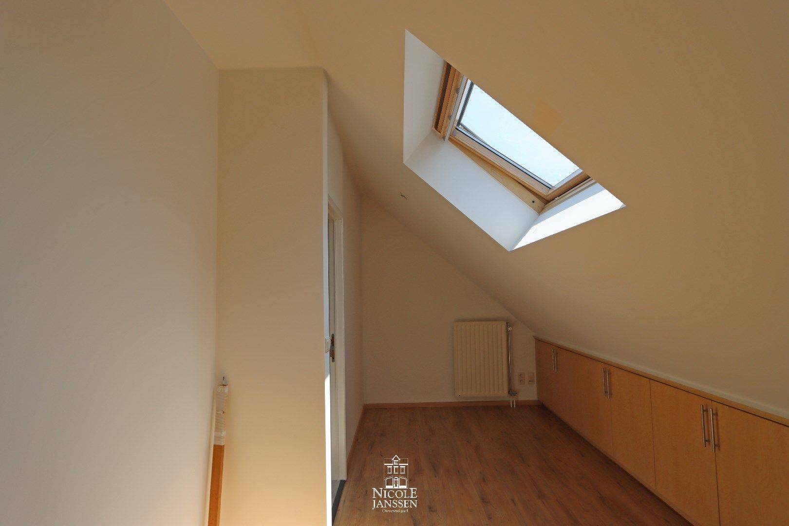 Gezellig appartement met dakterras in het centrum van Maaseik  foto 6