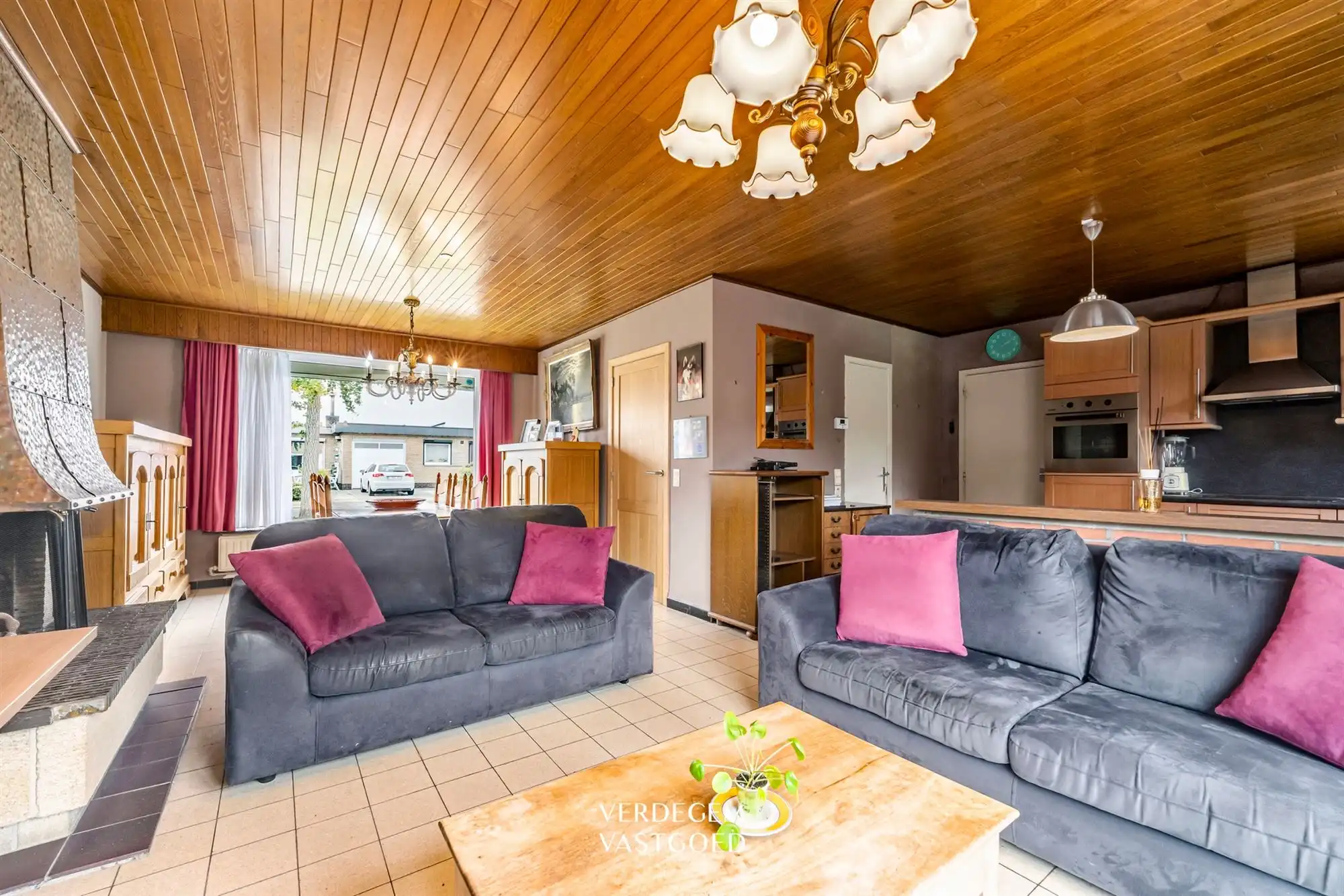 Gezinswoning met 3 slaapkamers, garage en tuin van 299m² foto 5