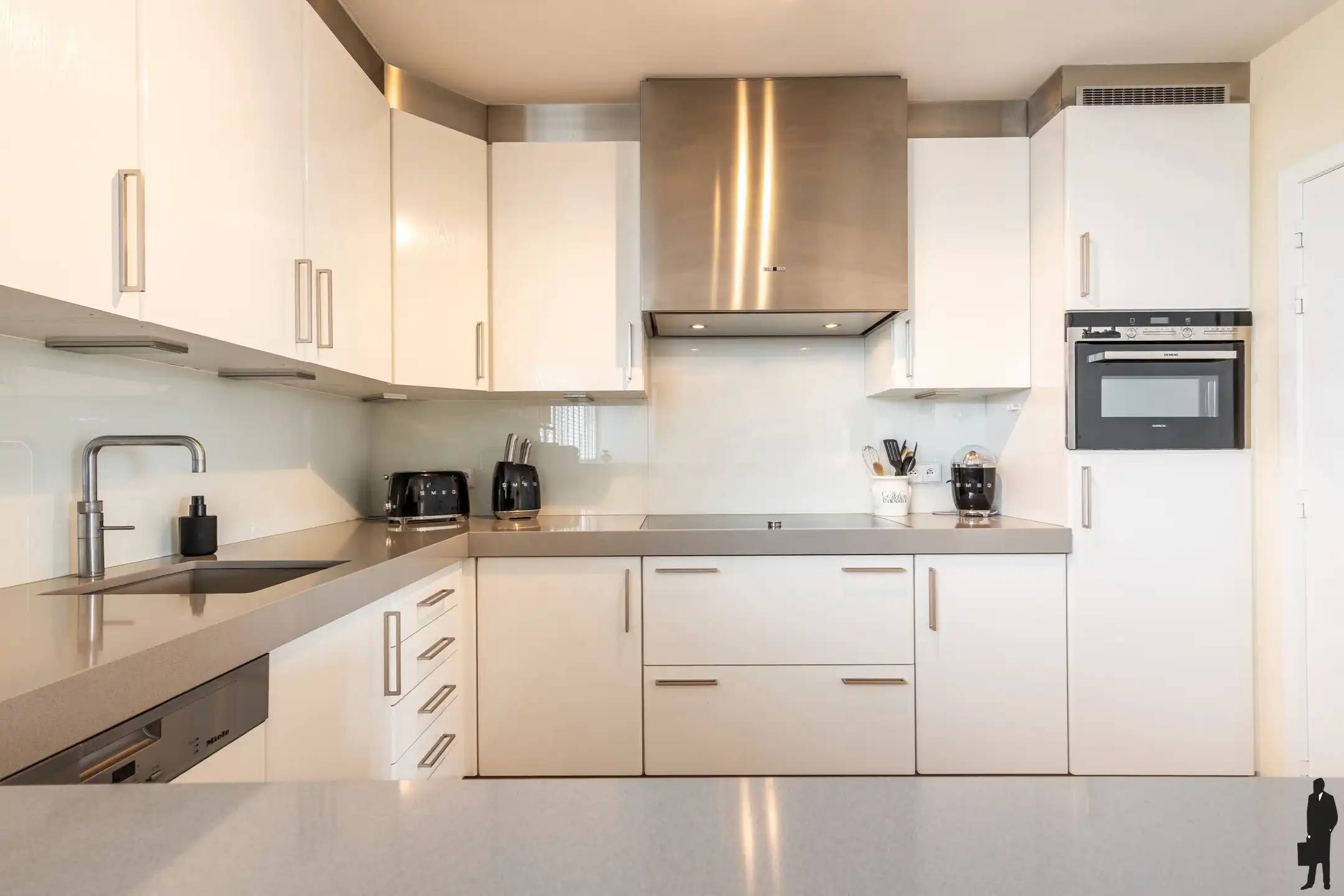 Ruim, lichtrijke penthouse met terras van ca. 55m² te Minderhout foto 9