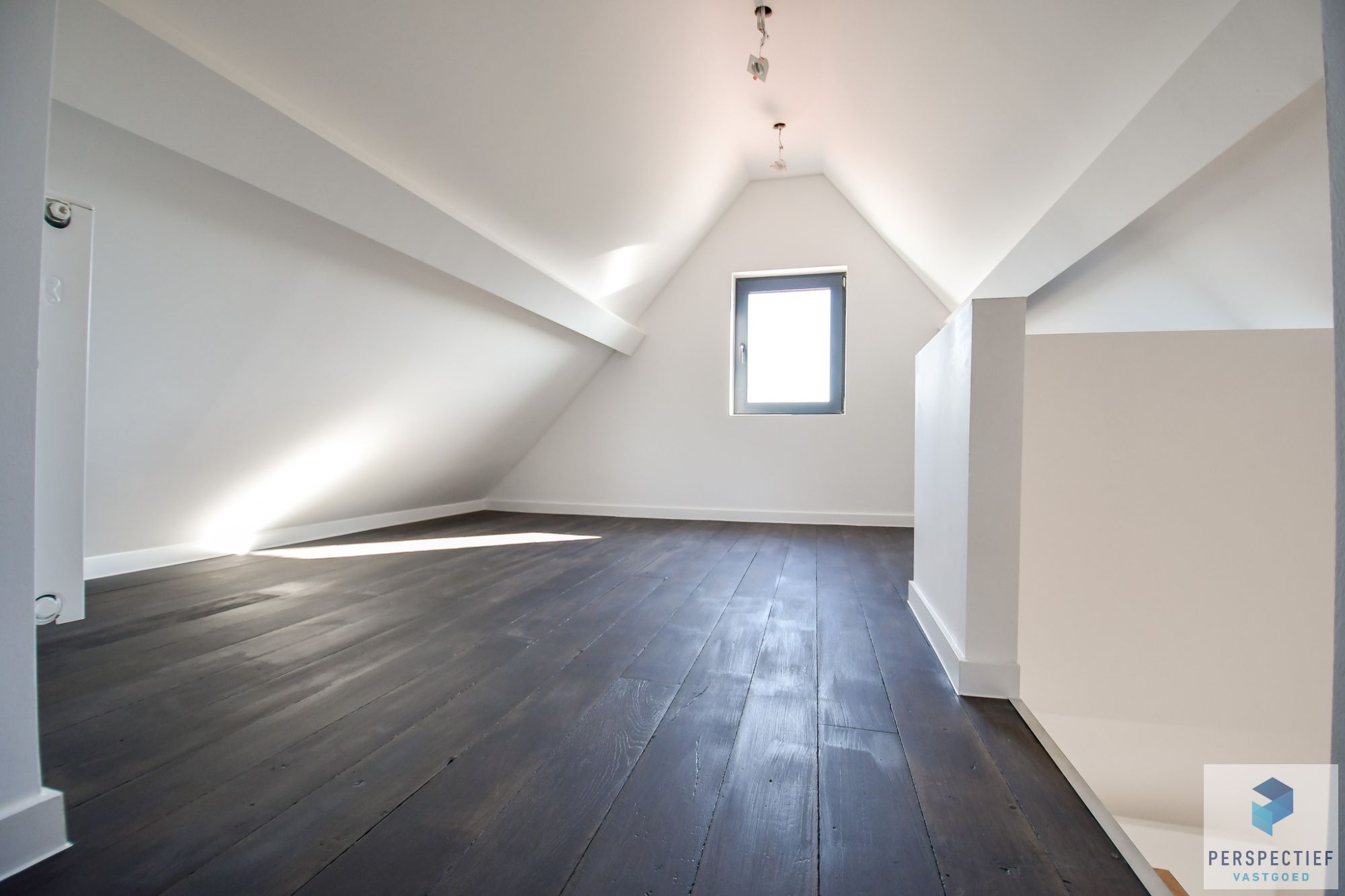 Stijlvol gerenoveerde woning met tuin op toplocatie foto 15