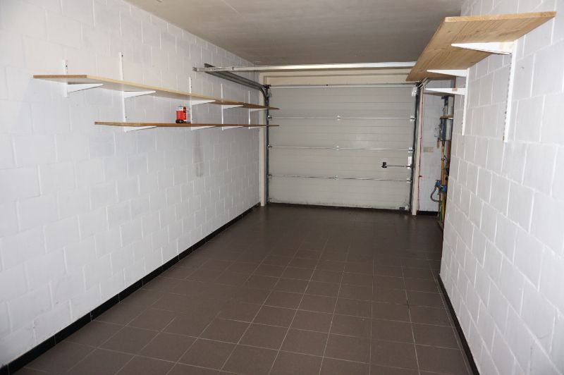 Zuidgerichte 3 slaapkamerwoning met inpandige garage. foto 7