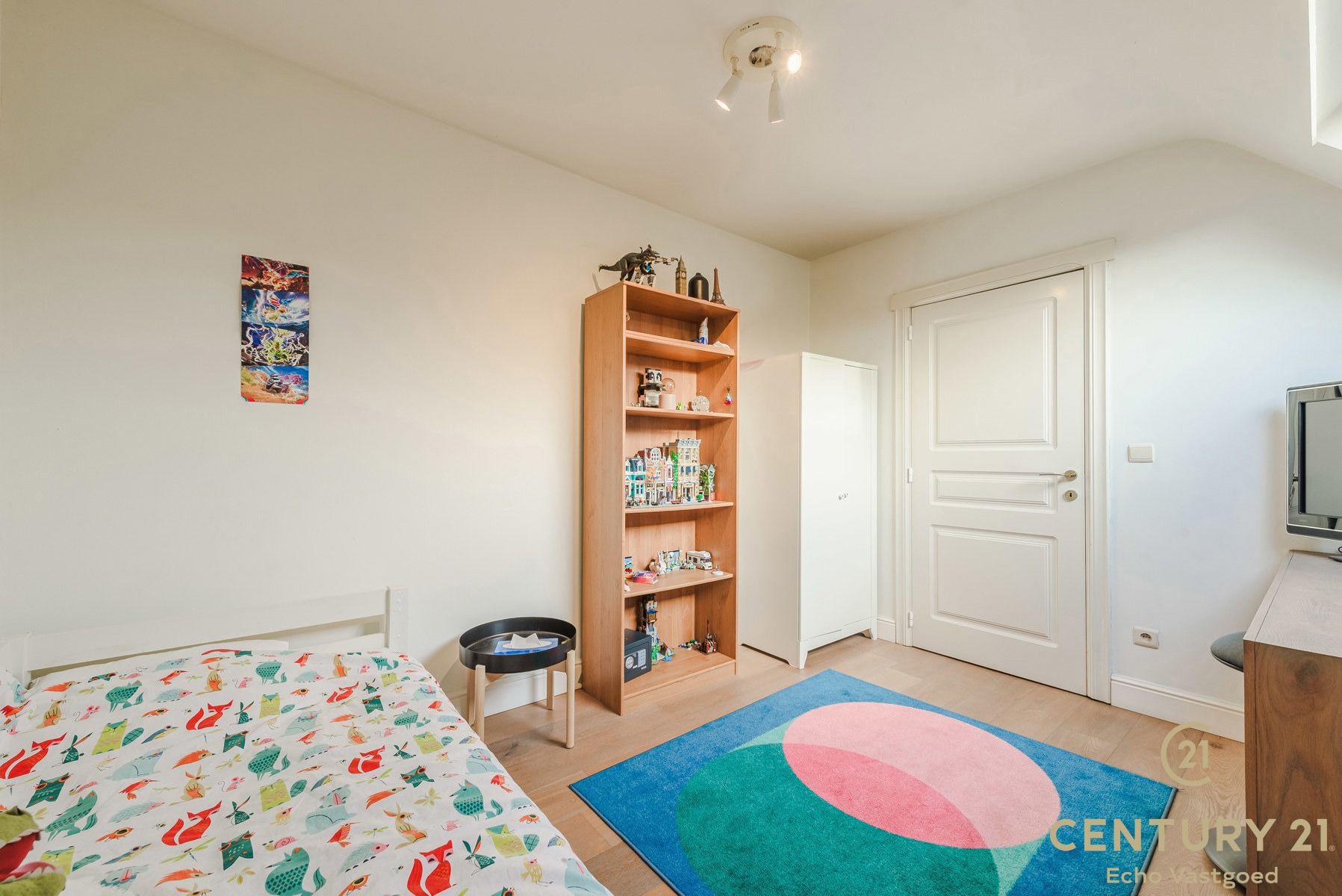 Praktisch gelegen, perfect onderhouden villa met zwembad foto 24