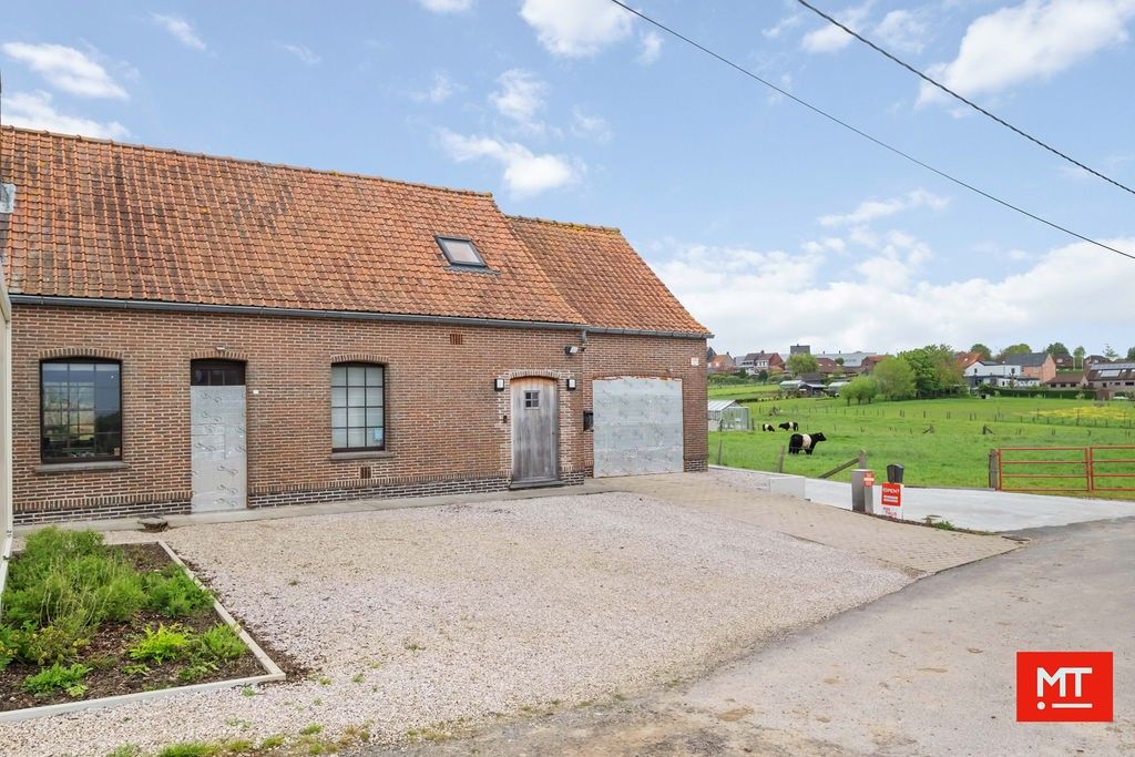 Alleenstaande woning met 3 slaapkamers en tuin op een landelijke en rustige locatie te Geluveld foto 2