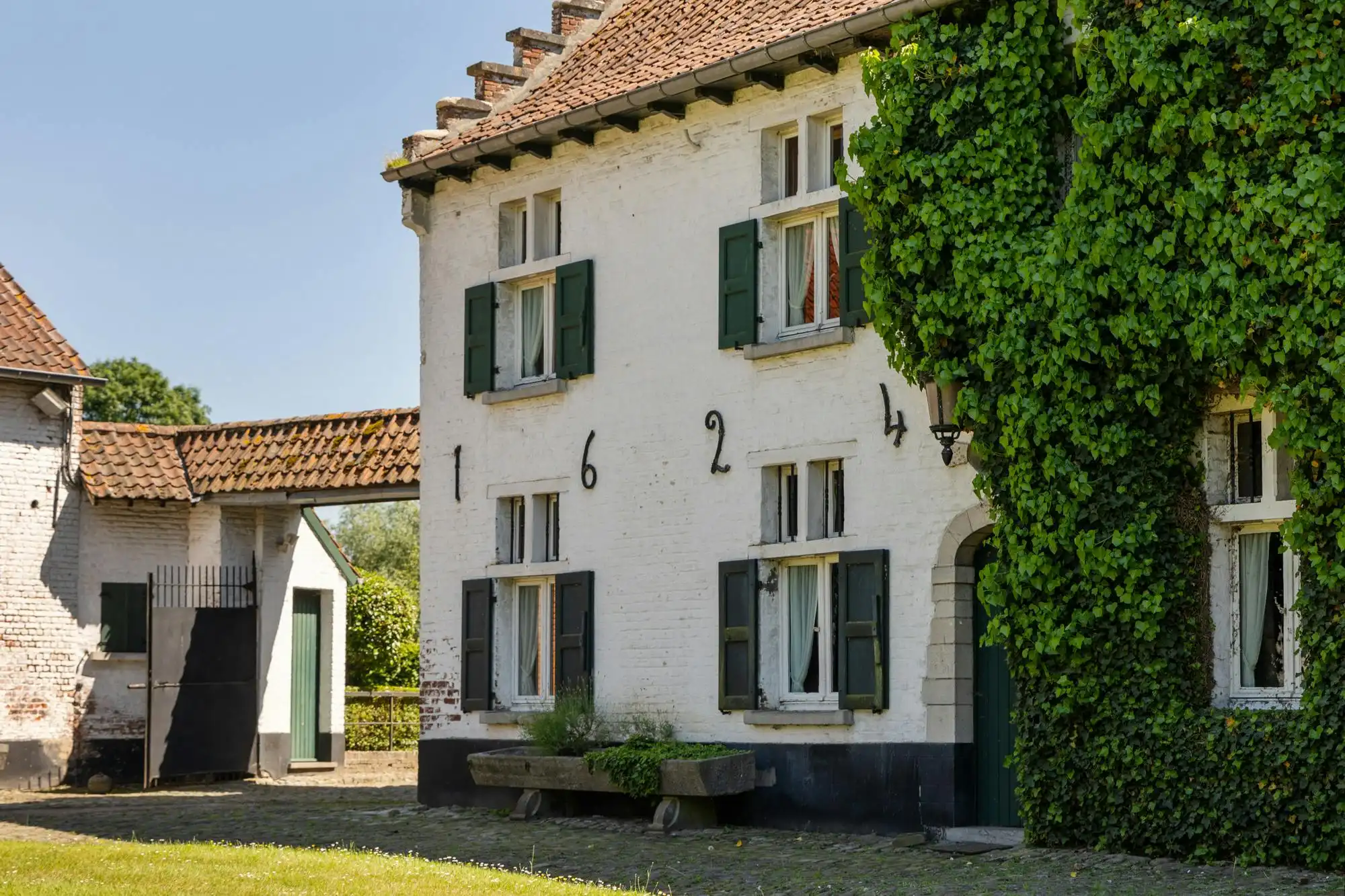 Historische kasteelhoeve en waterburcht te koop in Grimbergen  foto 6