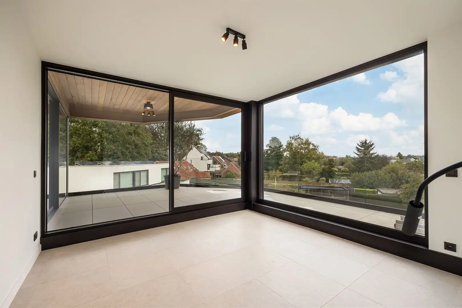 Exclusief penthouse met luxe afwerking en wijds uitzicht. foto 25
