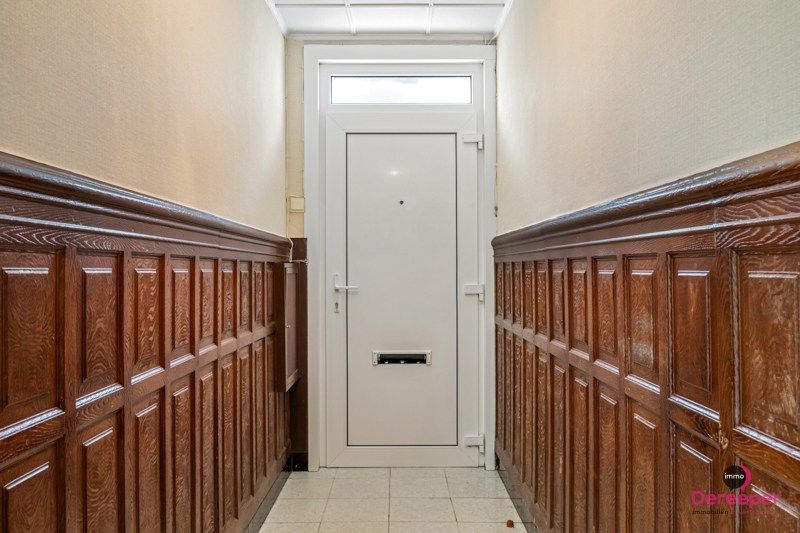 Te renoveren rijwoning op centrale ligging foto 3