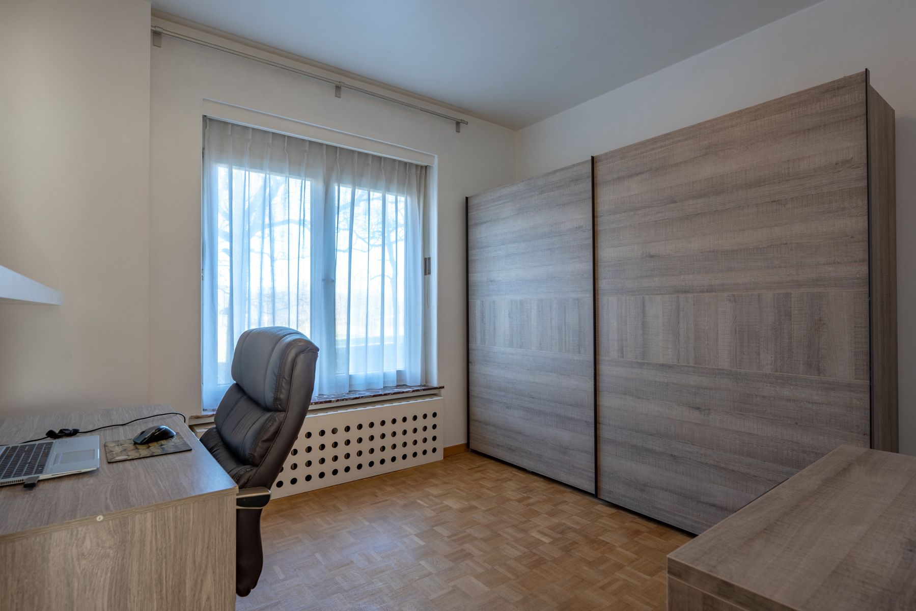 Verzorgd 2 slpk. appartement met terras en garagebox!  foto 11