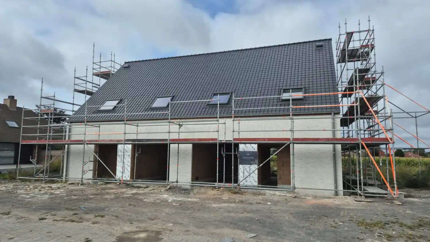 Energie-Efficiënte gezinswoningen in een groene omgeving met 4 slaapkamers en garage foto 2