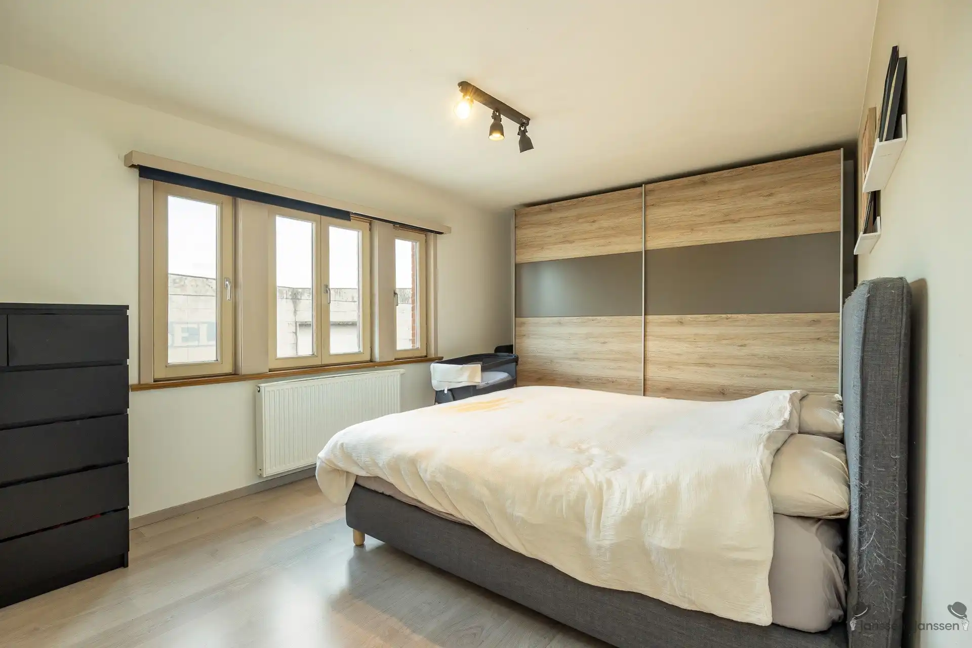 Ruime energiezuinige woning  in hartje Hamme foto 9