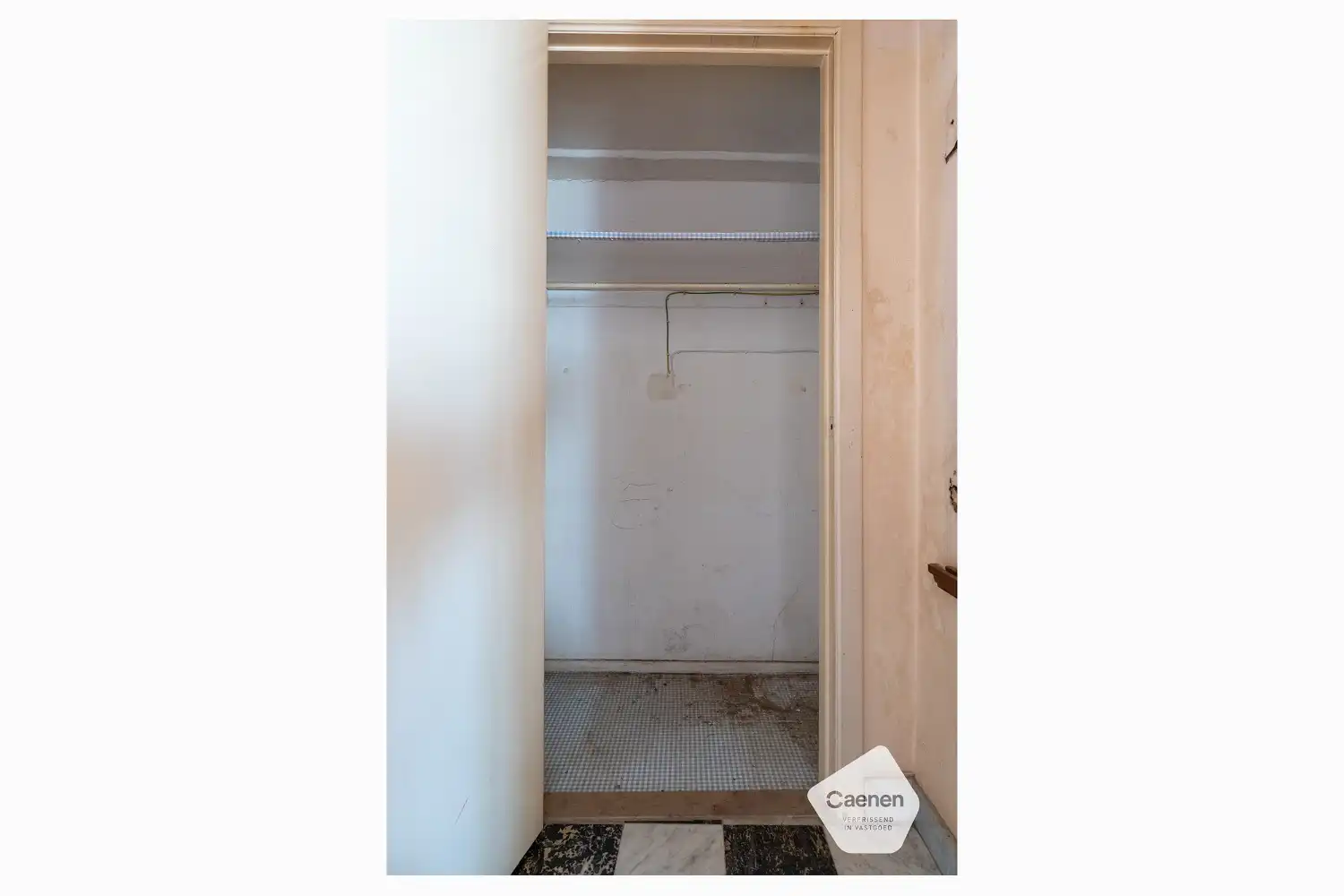 Volledig te renoveren appartement met slaaphoek en tal van mogelijkheden foto 9