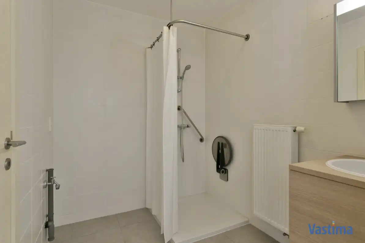 Instapklaar éénslaapkamerappartement met terras foto 12