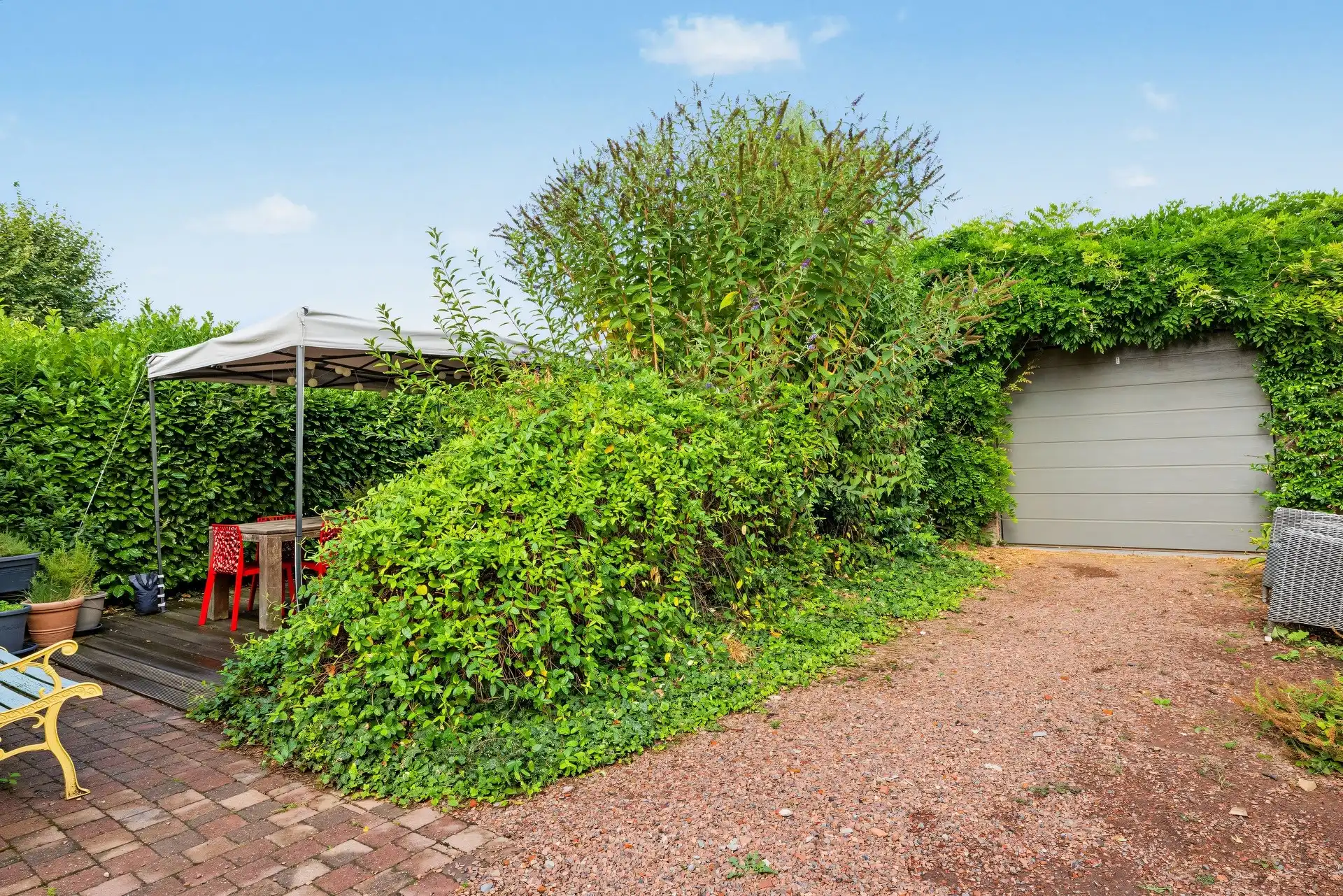 Uitstekend gelegen gezinswoning met 3 slaapkamers, losstaande garage en gezellige tuin foto 20