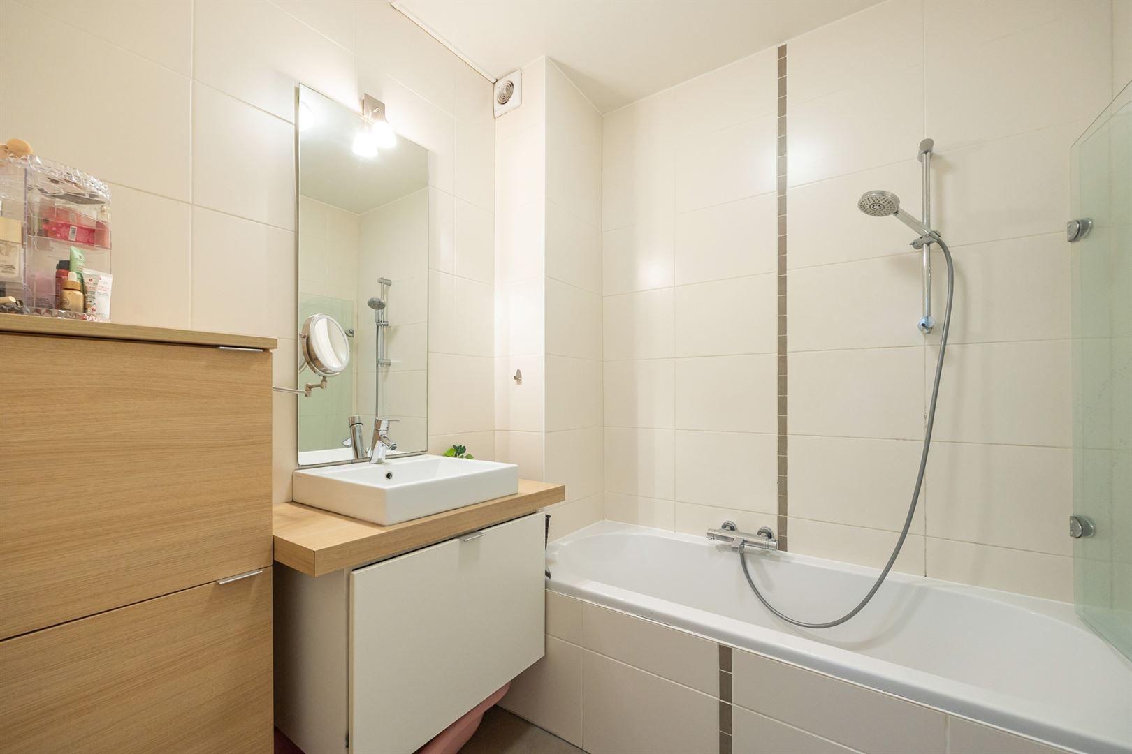 Appartement met twee slaapkamers met overdekte autostaanplaats foto 13