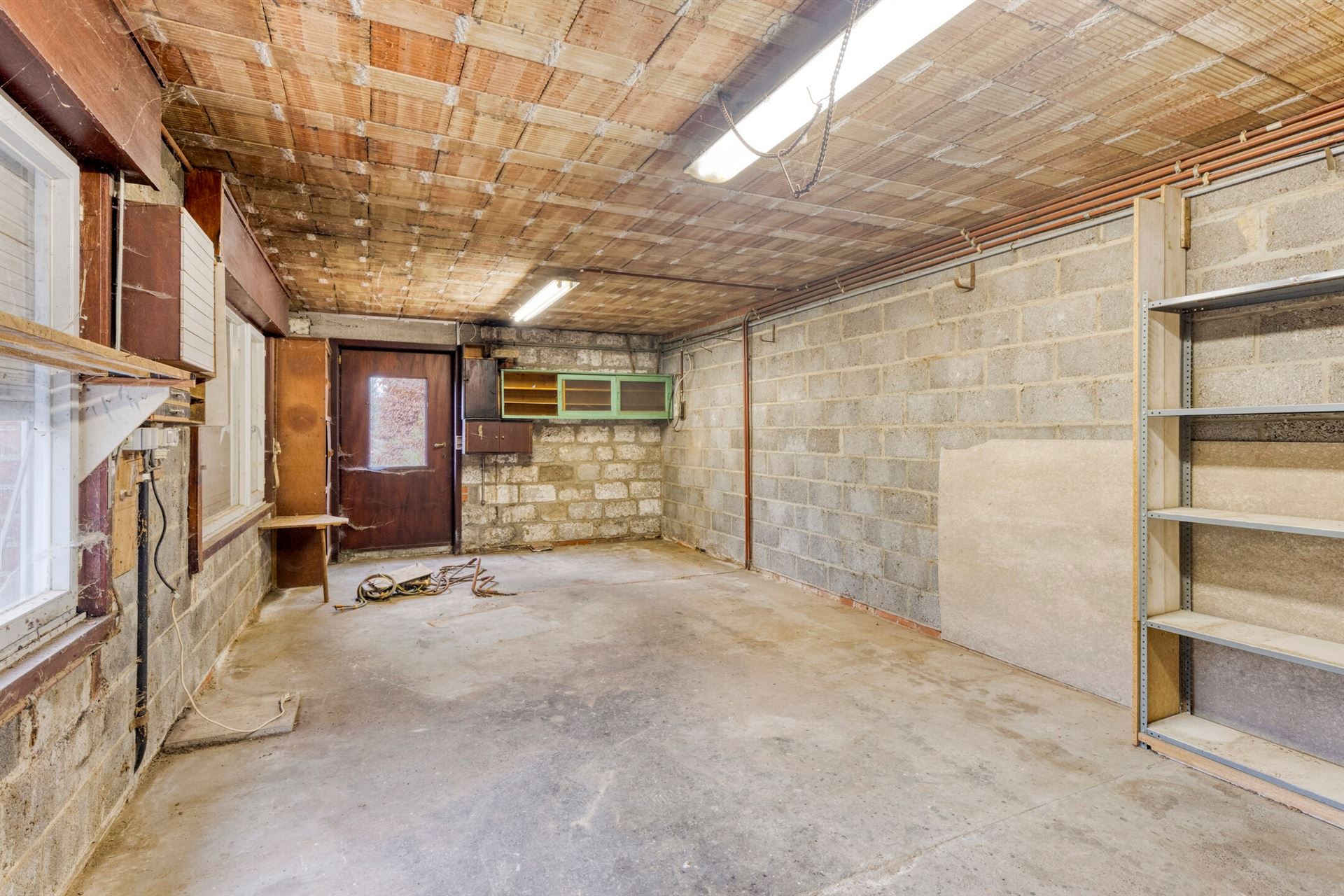 Stevige woning, met atelier en grote tuin. foto 16