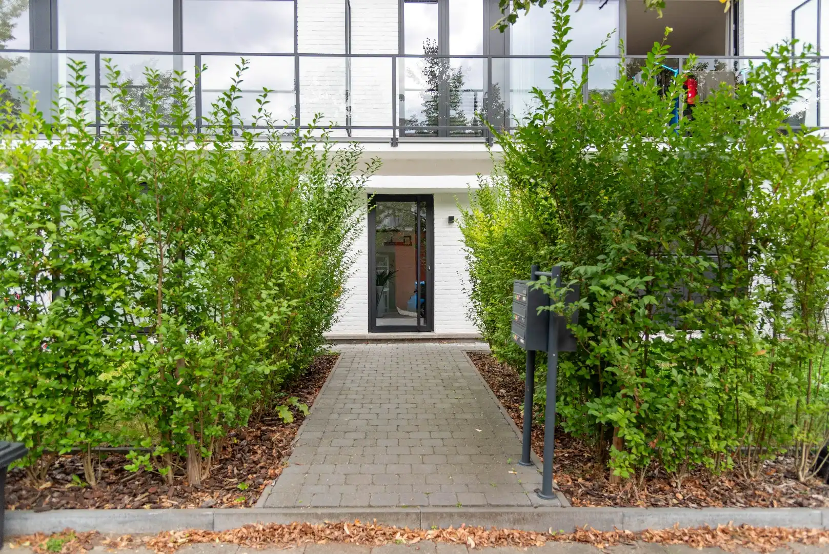 Luxueus en energiezuinig gelijkvloers met 2 slk, tuin én terras foto 19