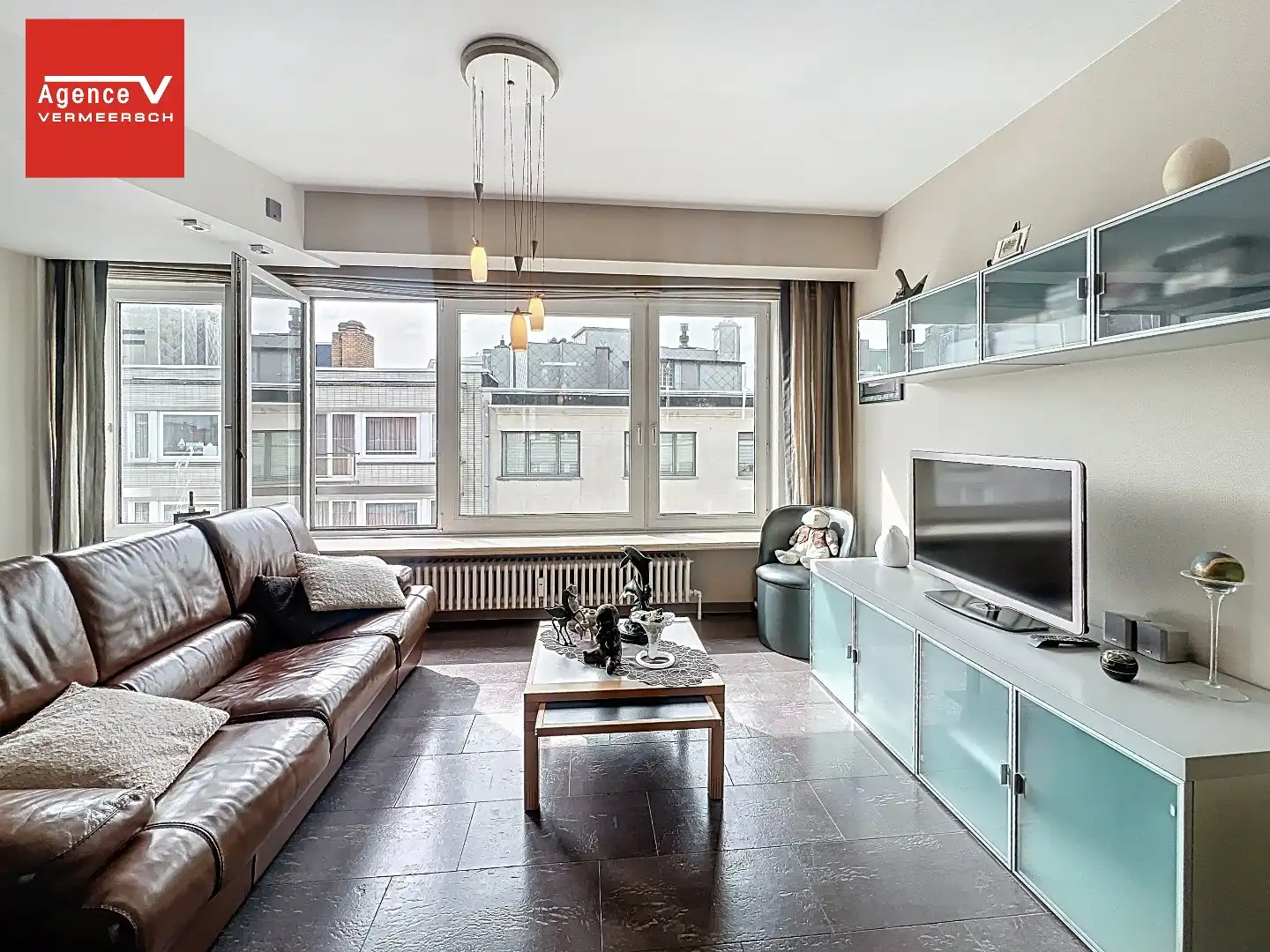 Lichtrijk en centraal gelegen 2-slkr appartement met lateraal parkzicht!  foto 8