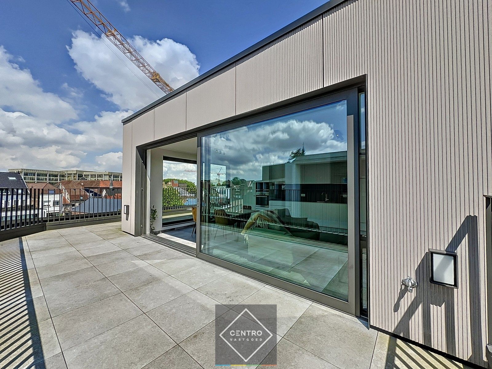Penthouse (100m²) met RUIME terrassen (33m²) in kleinschalig project pal in het CENTRUM van Kortrijk ! Aankoop aan 6% BTW  mogelijk! foto 21