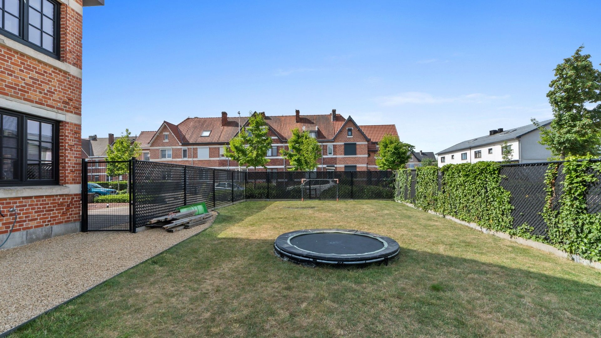 Instapklare en energiezuinige woning met 4 slpkrs in Genk foto 25