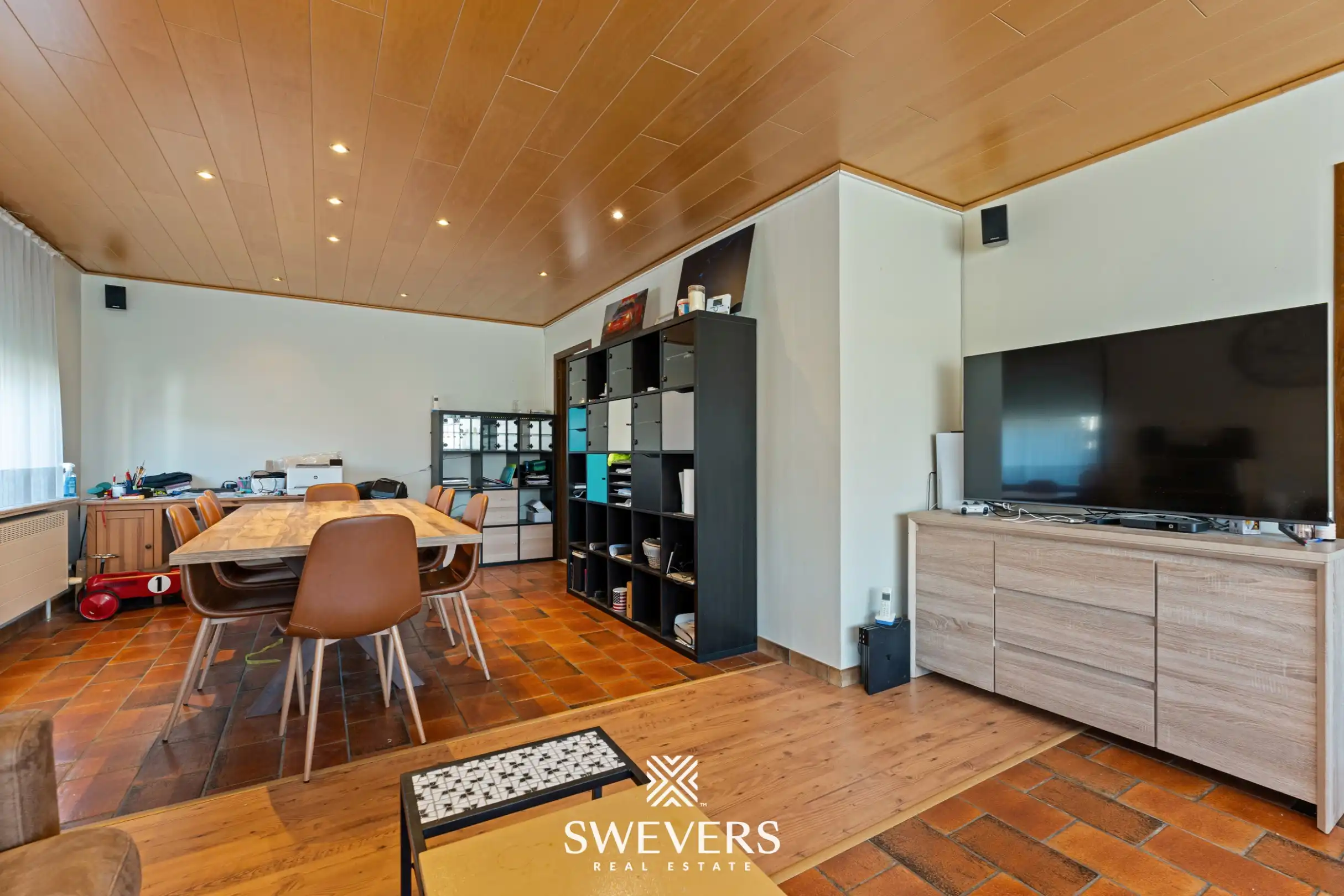 Instapklare splitlevelwoning met 5 slaapkamers rustige en centrale gelegen foto 4