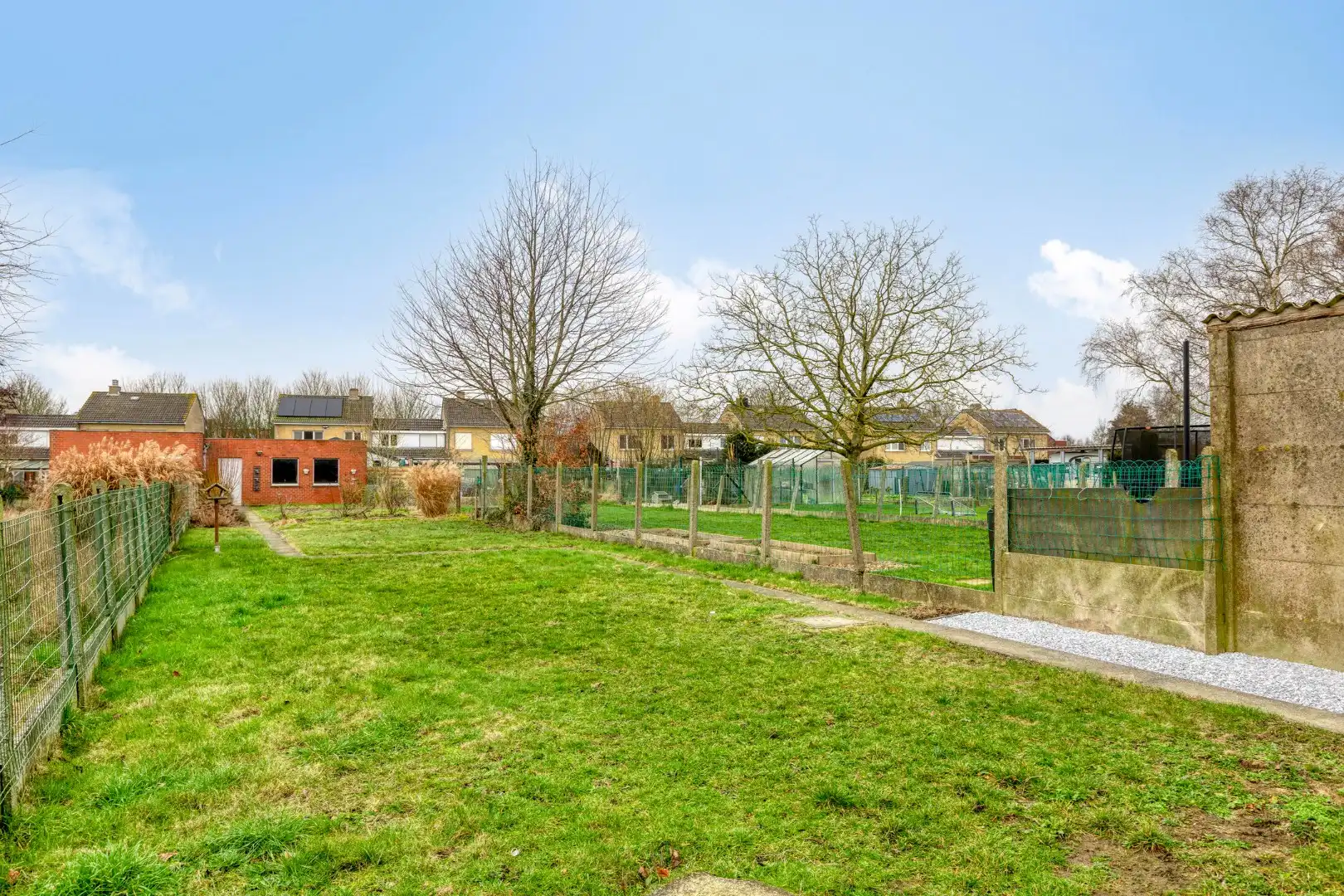 Kloeke woning met tuin en grote garage! foto 14