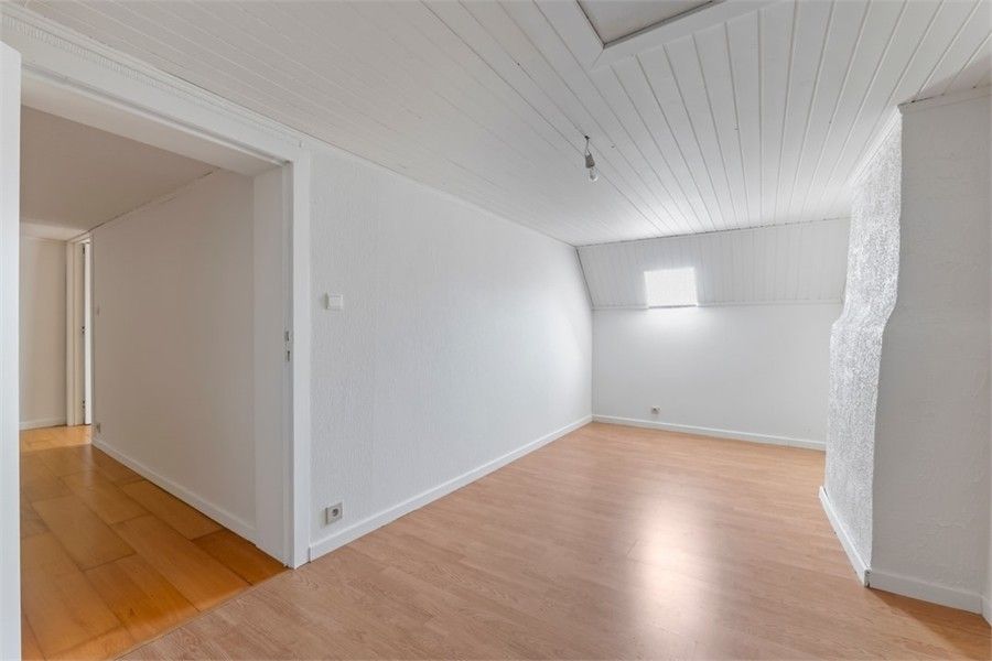 RUIM TE RENOVEREN PAND MET VEEL POTENTIEEL IN HET GEZELLIGE ZEPPEREN foto 26