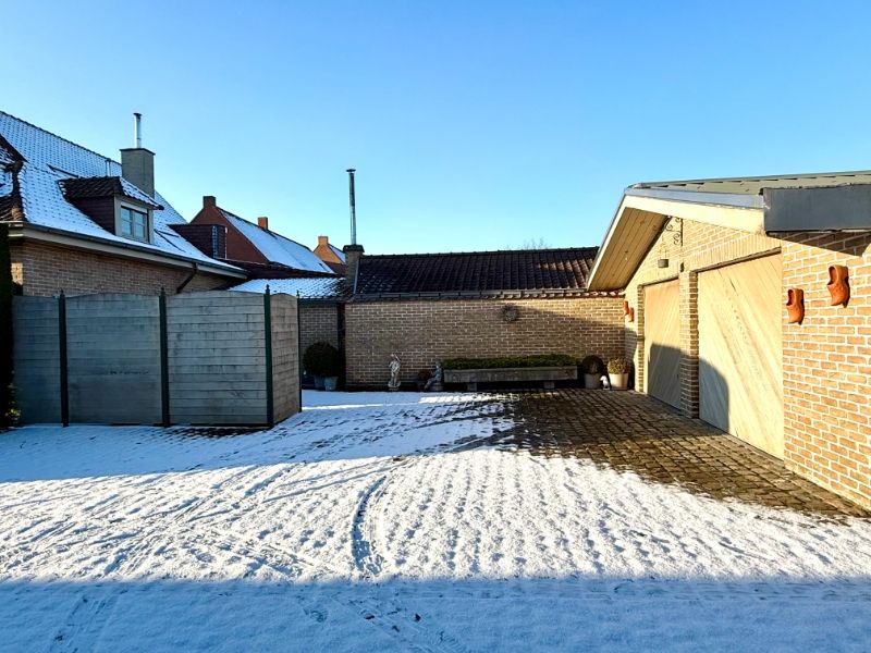 Ruime woning met 3 slaapkamers en dubbele garage foto 31