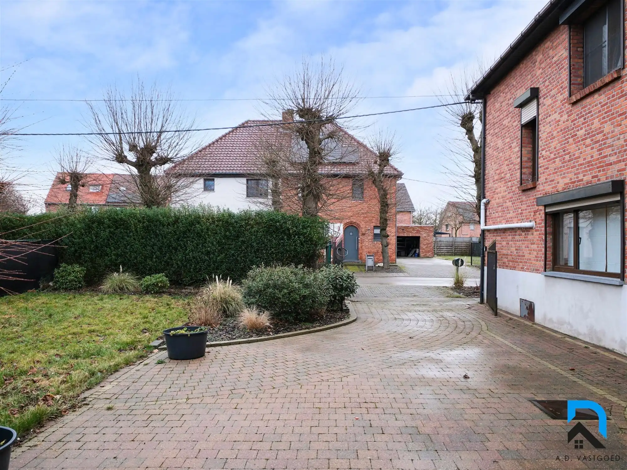 Mooie woning met tuin en garage foto 16