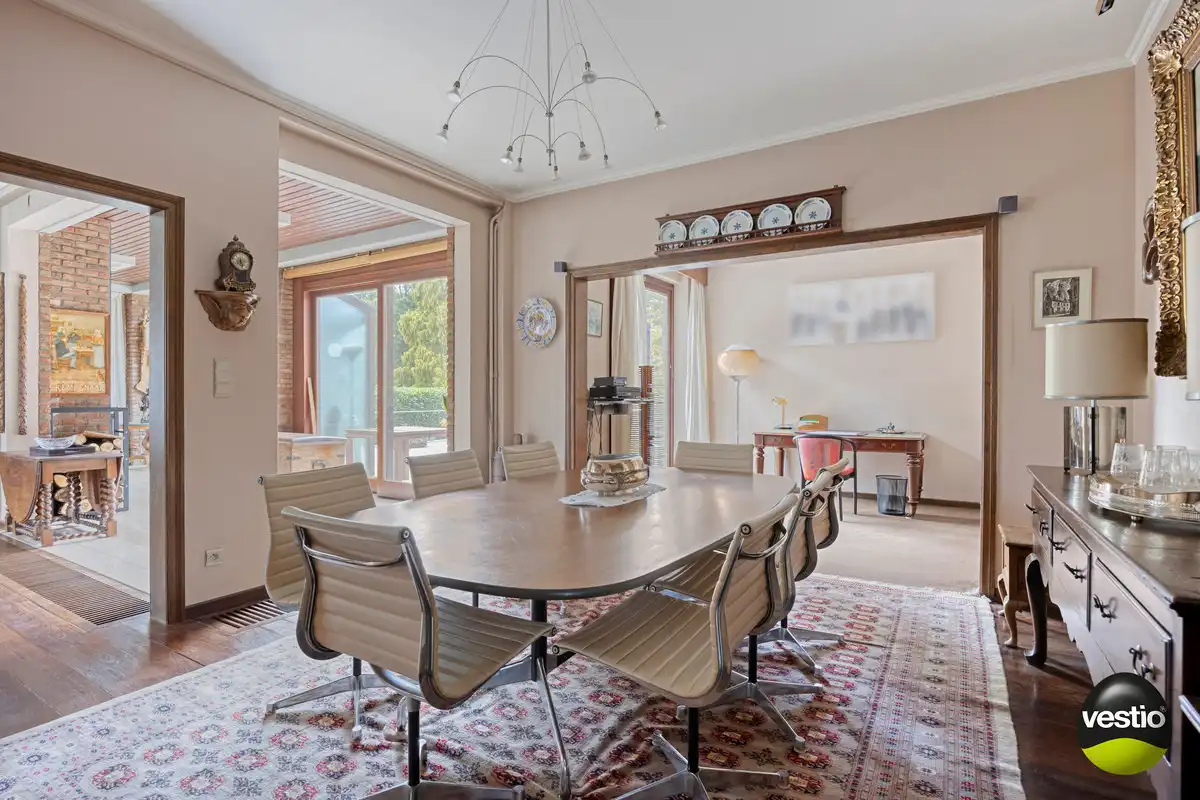 RUIME RESIDENTIEEL GELEGEN VILLA OP 46A89CA NABIJ CENTRUM BILZEN. foto 14