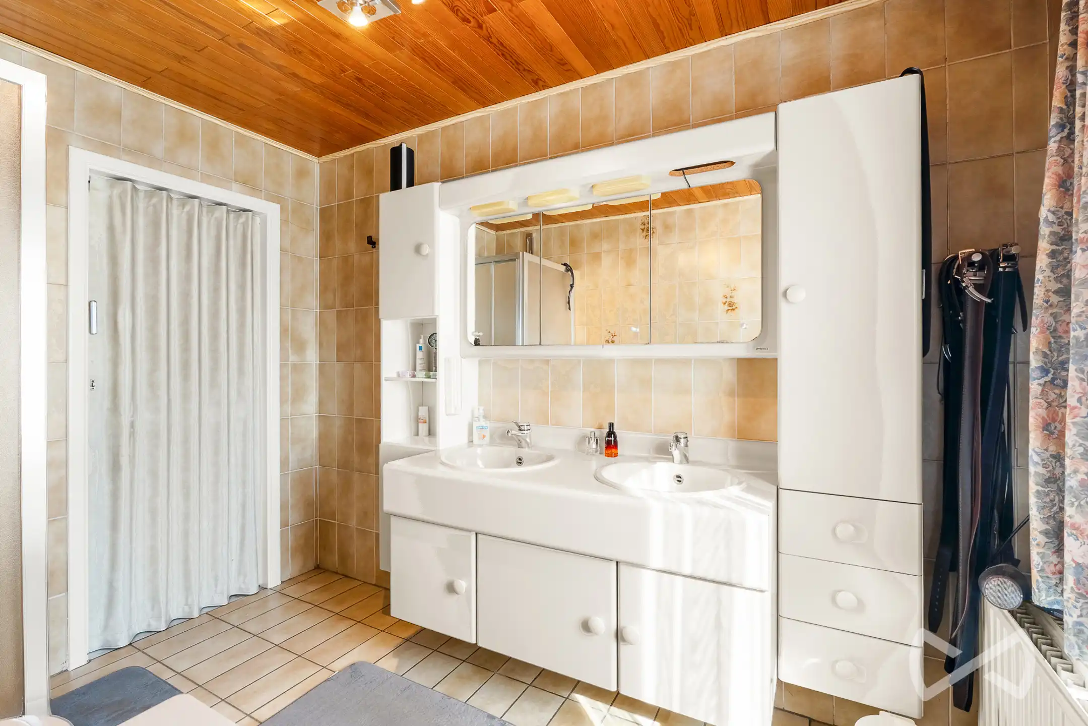TE KOOP | Veelzijdig pand met 5 kamers en atelier van 80 m² foto 19