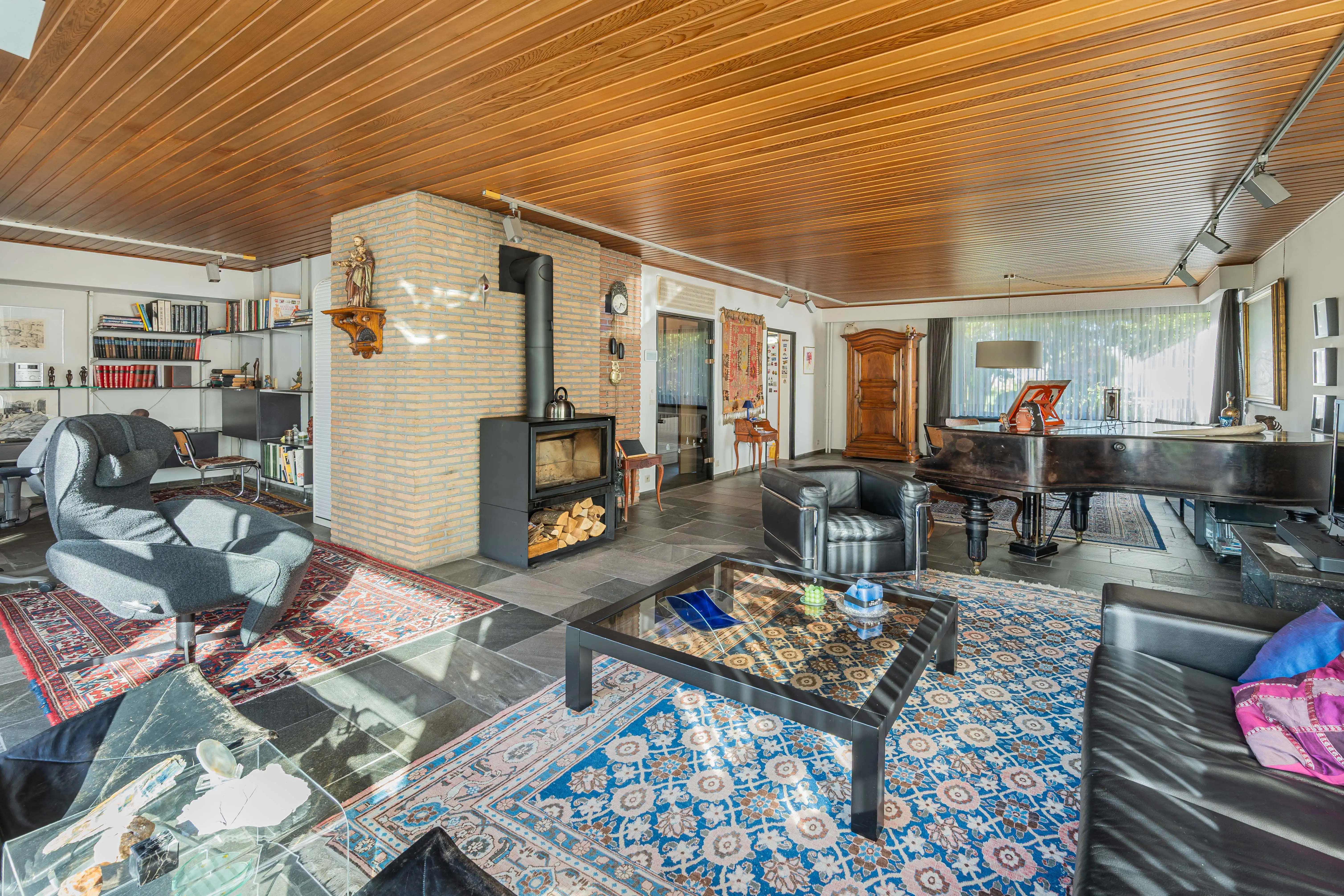 Te moderniseren karaktervolle woning op centrale locatie! foto 5