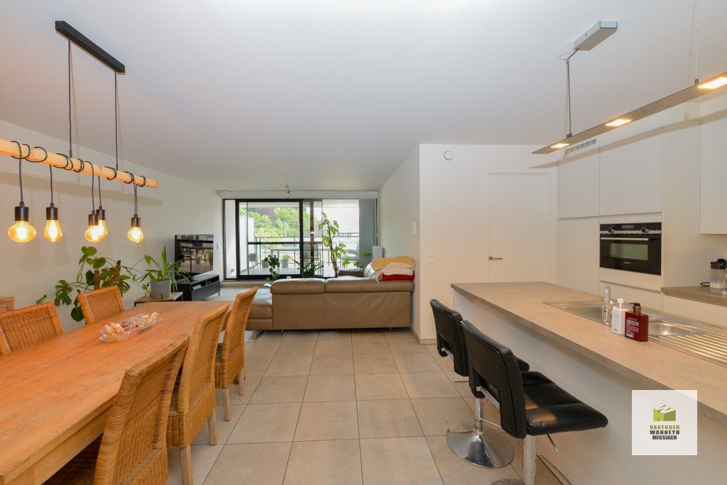 Energiezuinig 2-slpk appartement met 2 terrassen op het Stationsplein foto 5