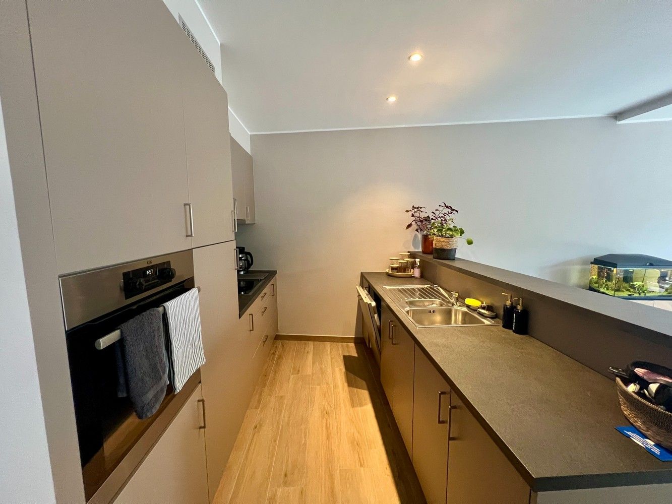 Prachtig nieuwbouwappartement met 2 slaapkamers en autostaanplaats! foto 6